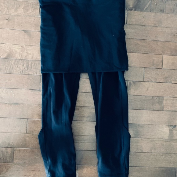 Lululemon fold waist with ankle detail - Picture 6 of 10